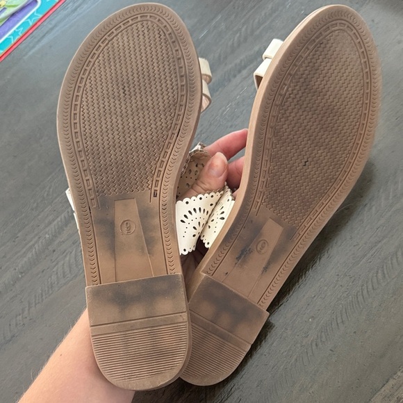 Kensie 9 Women's Monna White Cutout Sandals - Picture 5 of 7